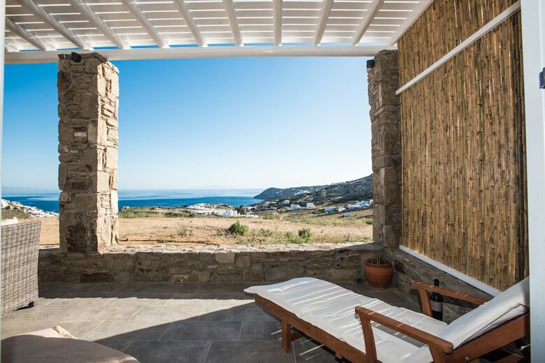 Elia Horizon Apartment