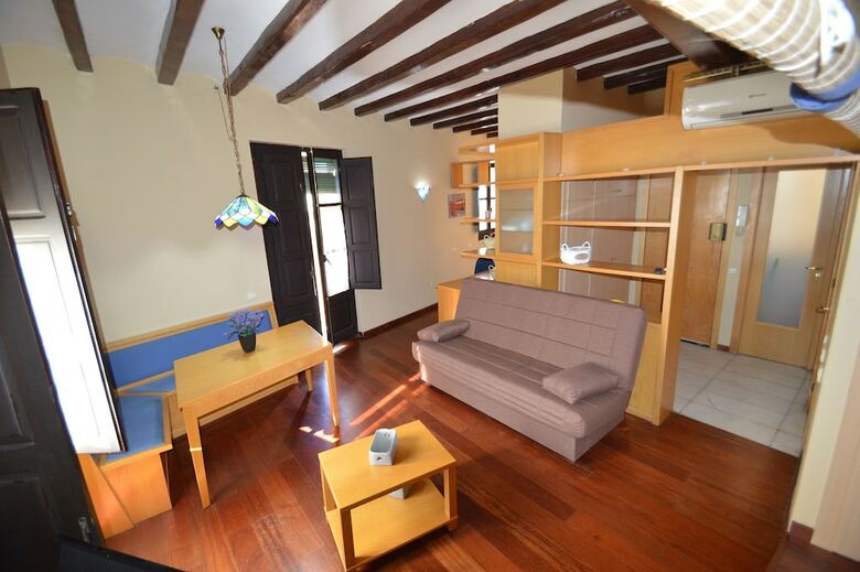 Apartamentos Tarragona Suites 70- Cavallers