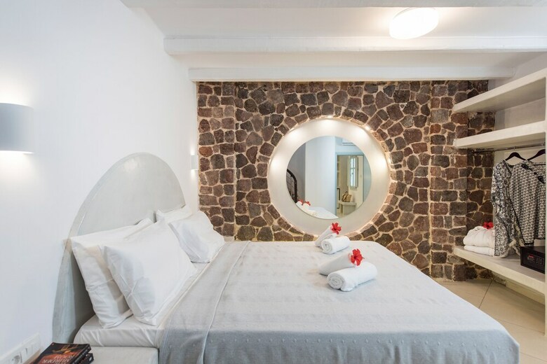Villa Secret Earth Santorini