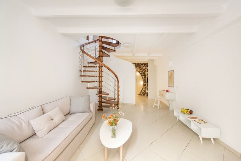 Villa Secret Earth Santorini