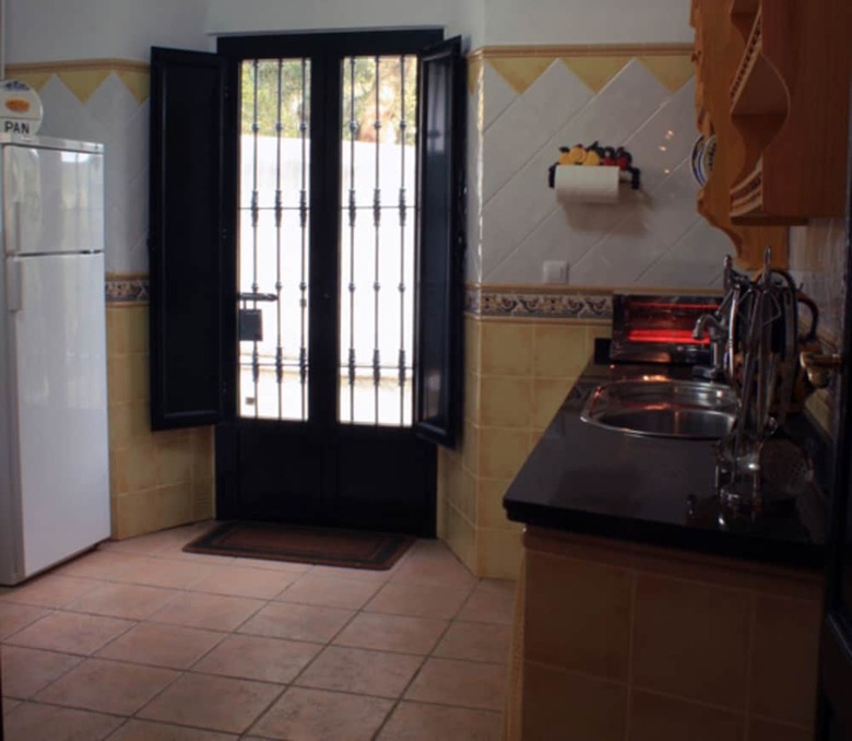 Ermita House 102404 By Mo Rentals