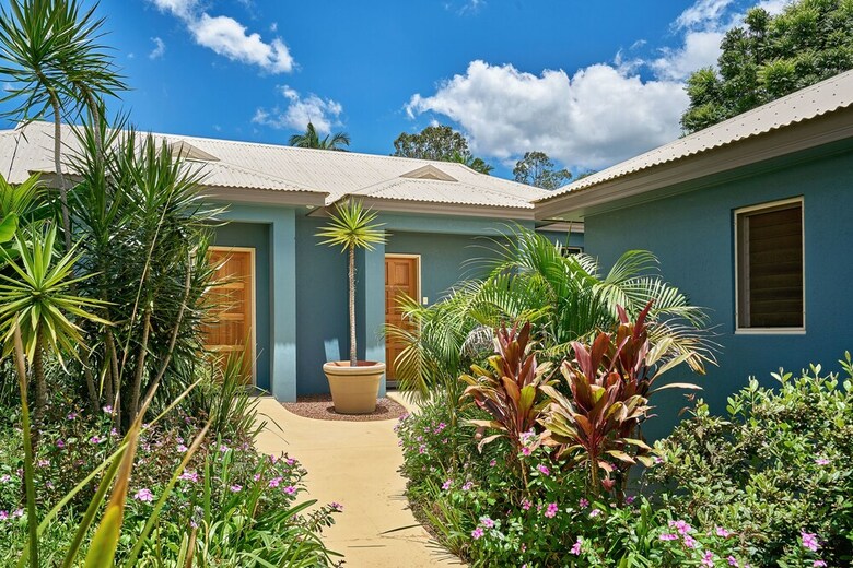 Birds 'n' Bloom Cottages