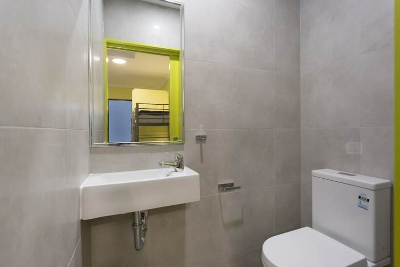Hostal Breeze Lodge - Hostel