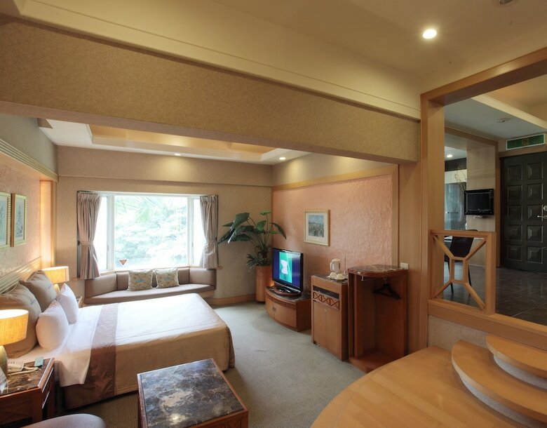 Regale Villa Hotel