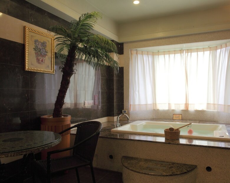 Regale Villa Hotel