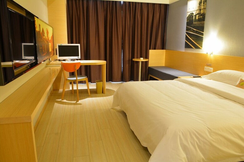 Ibis Leshan City Center Hotel