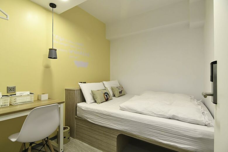 Hostal Flyinn Hostel