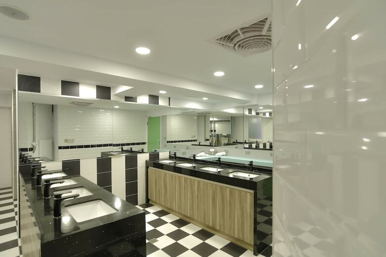 Hostal Flyinn Hostel