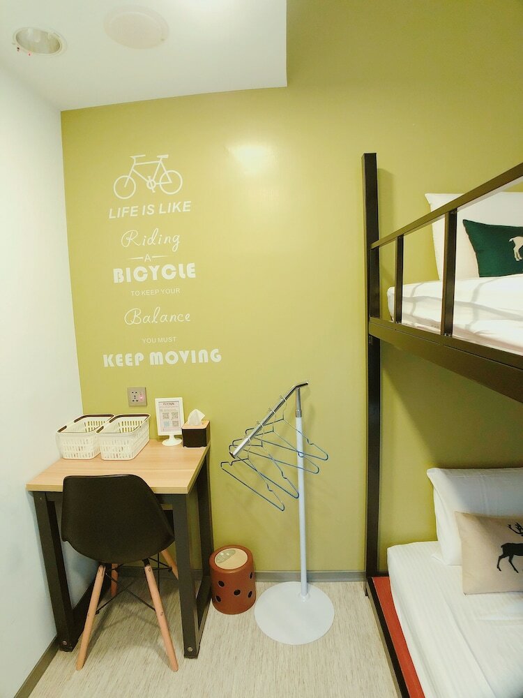 Hostal Flyinn Hostel