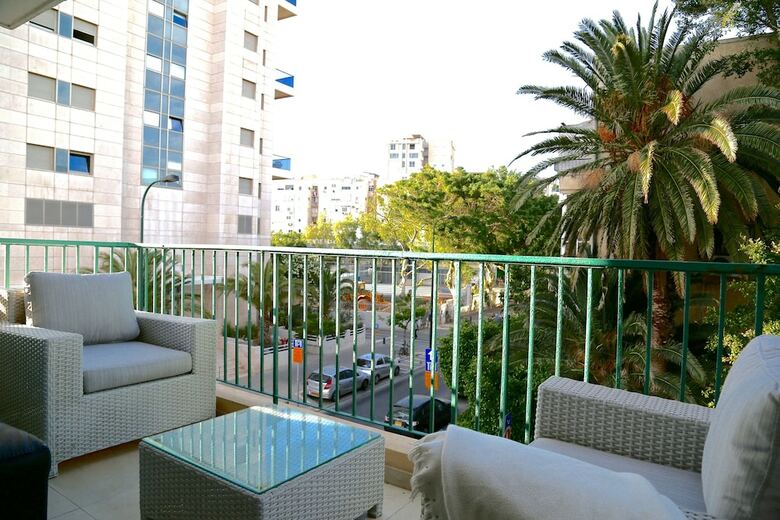 Apartamento Holyguest - Adam Hacohen