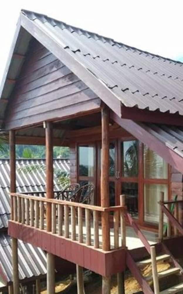 Hotel Happy Elephant Bungalows