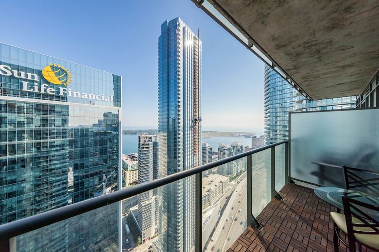 Applewood Suites - Financial District