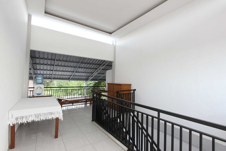 Hotel Reddoorz Plus Near Rs Ugm