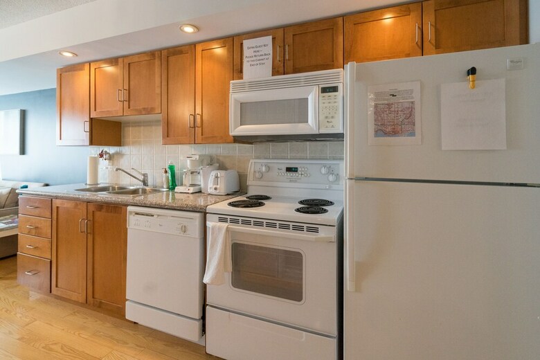 Applewood Suites - 1 Br Wellington West