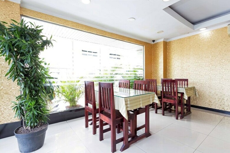Hotel Reddoorz Near Citraland Mall