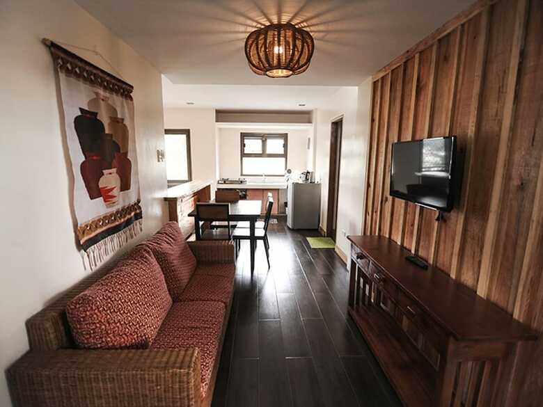 Hotel Pine Breeze Cottages