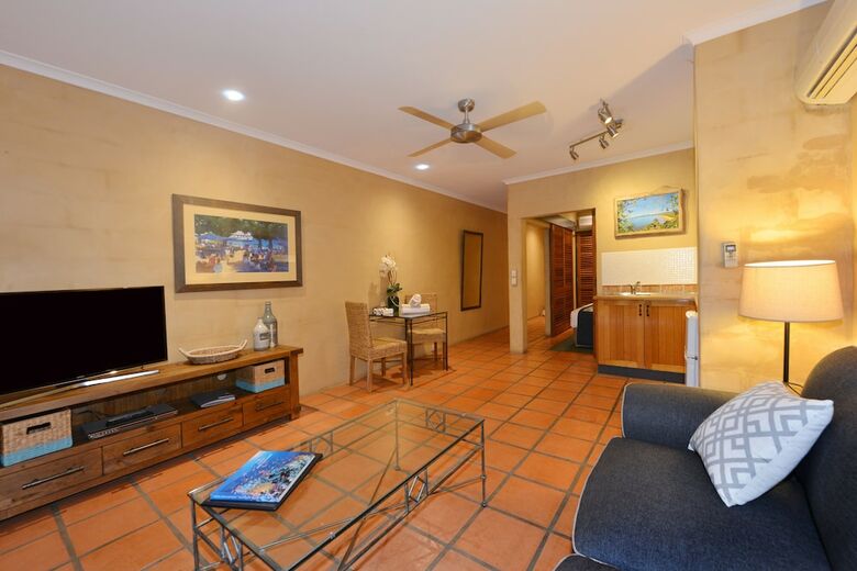 Seascape Apartments At Villa San Michele