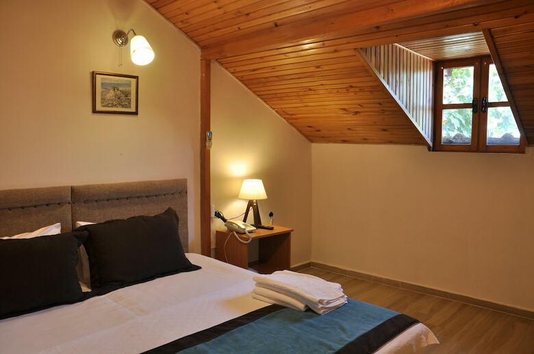 Assos Hunters Hotel