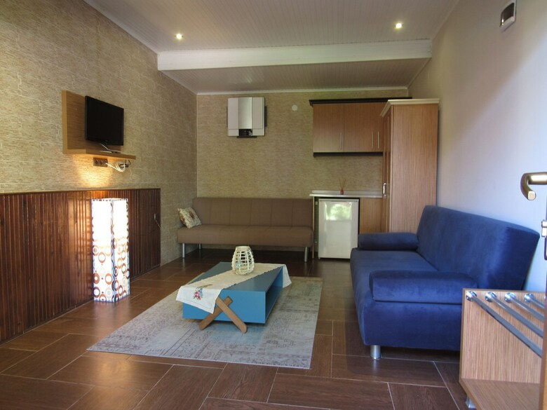 Assos Hunters Hotel