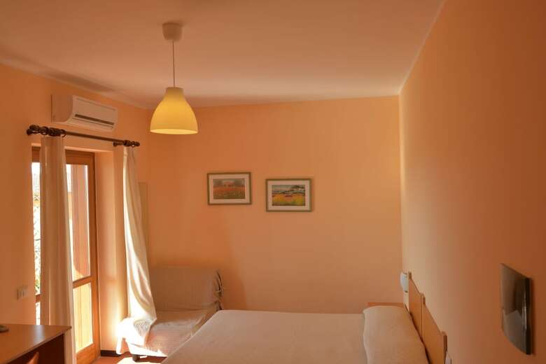 Larus Hotel