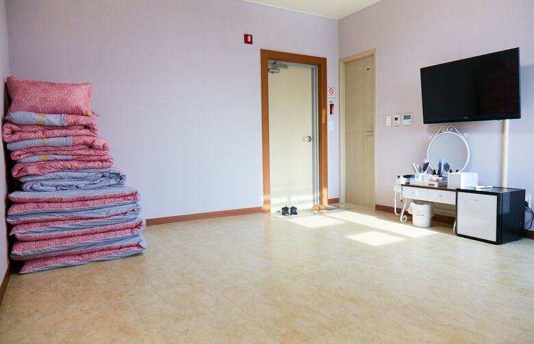 Hotel Ara & Maru Hostel