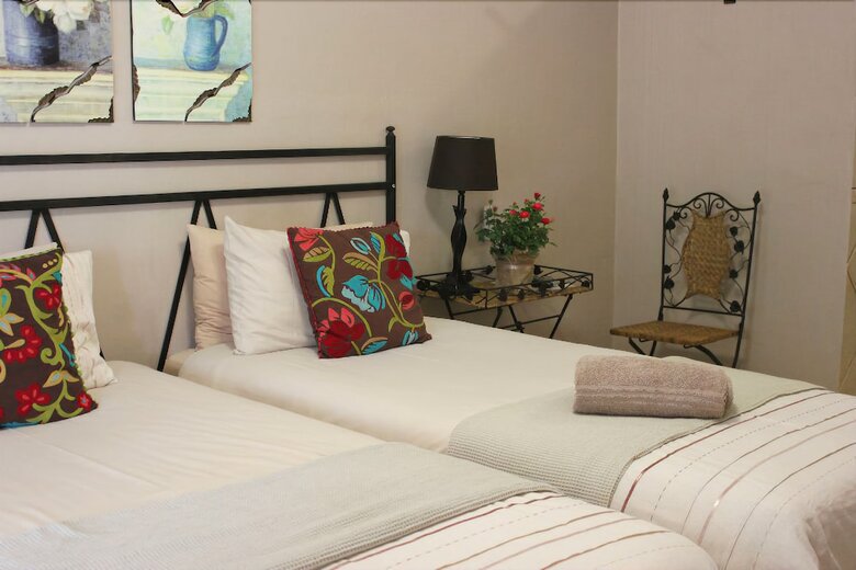 Hotel Hlulala Guesthouse