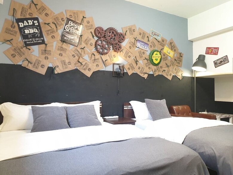 Hotel Meow Meow Hostel