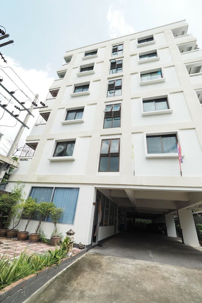 Hotel Living Naraa Place