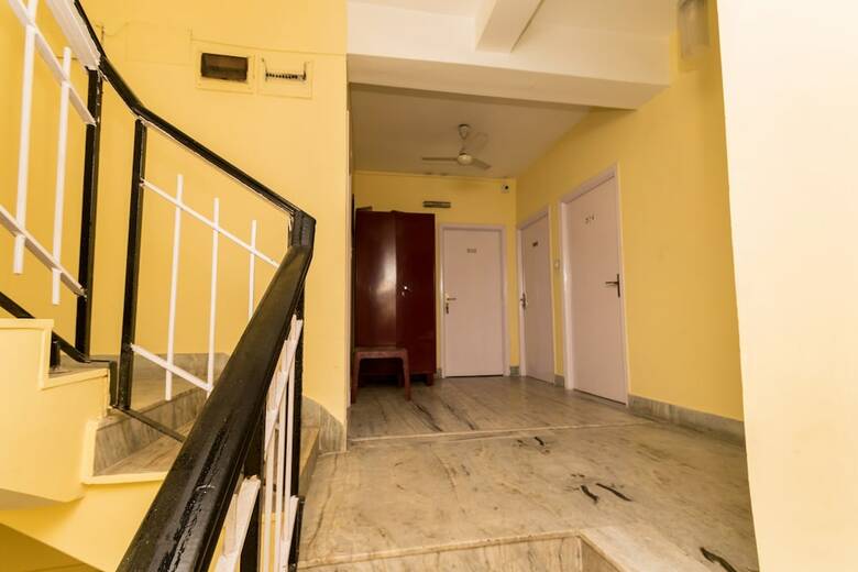 Hotel Oyo 3675 Kalighat
