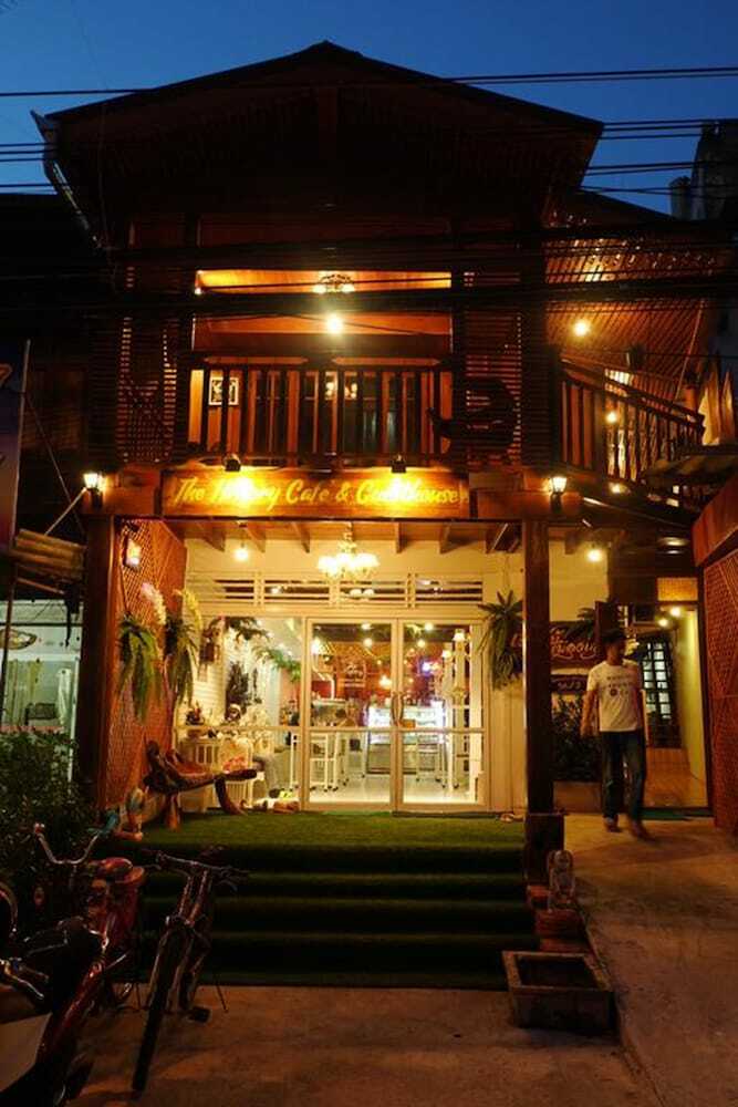 Hotel The History Cafe' & Guesthouse