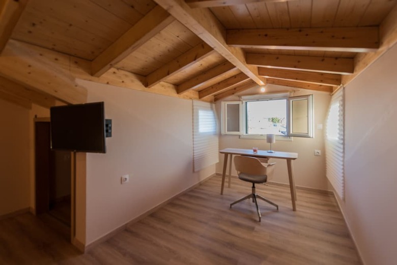 Apartamentos Loc Hospitality