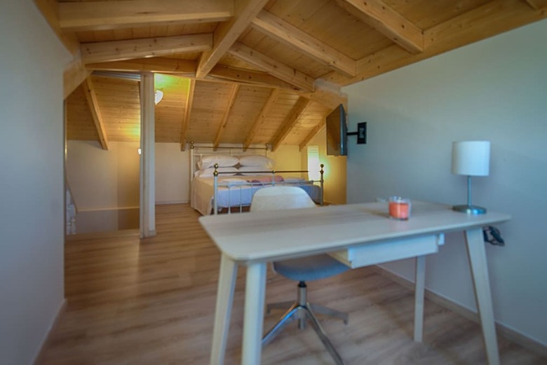Apartamentos Loc Hospitality