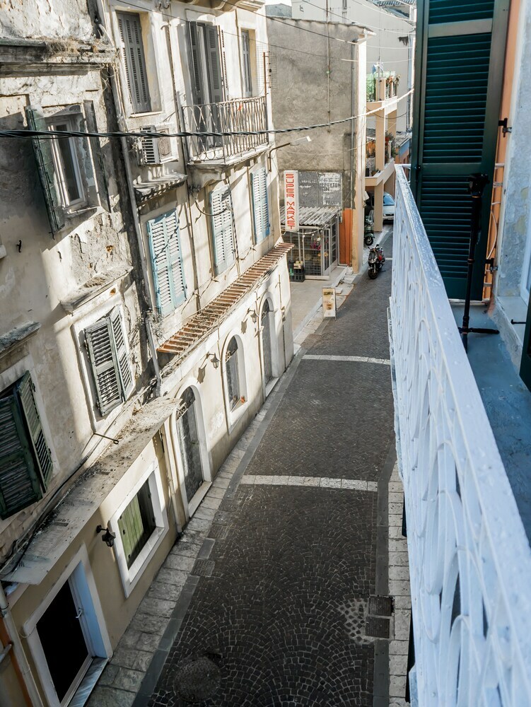 Apartamentos Loc Hospitality