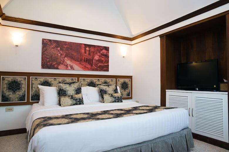 Castle Howchow Beach Resort Hotel