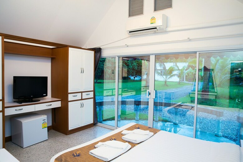 Castle Howchow Beach Resort Hotel