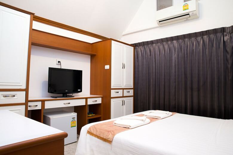 Castle Howchow Beach Resort Hotel