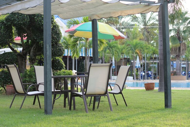 Castle Howchow Beach Resort Hotel