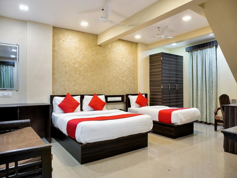 Hotel Oyo 8373 Rigga Inn