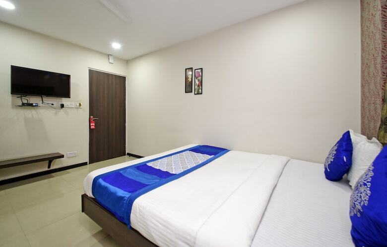 Hotel Oyo 8504 Namans Inn