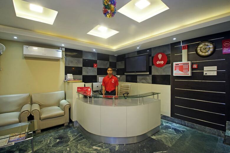 Hotel Oyo 8504 Namans Inn