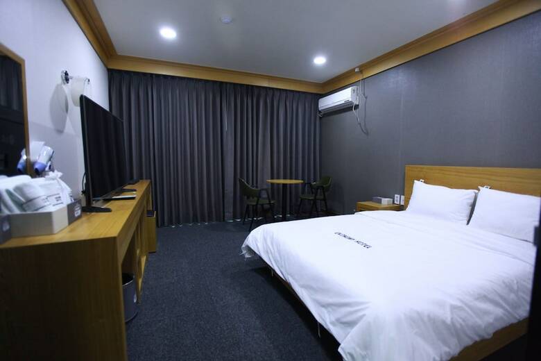 Ekonomy Hotel Gapyeong