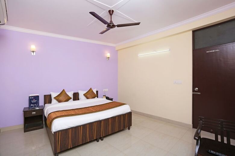 Oyo 8462 Hotel Galaxy