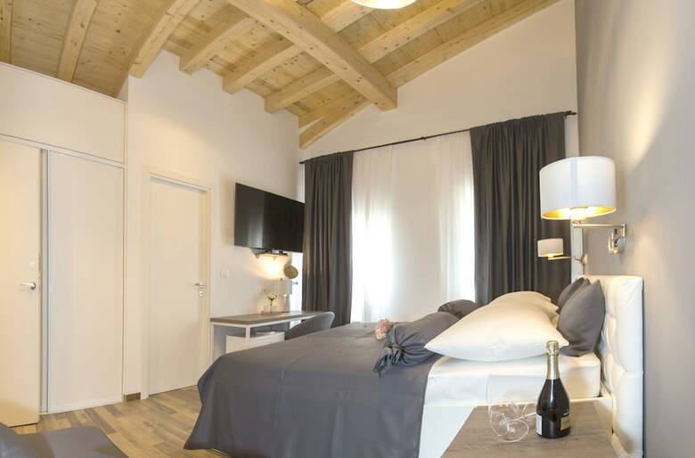 Bed & Breakfast Aspalathos Residence