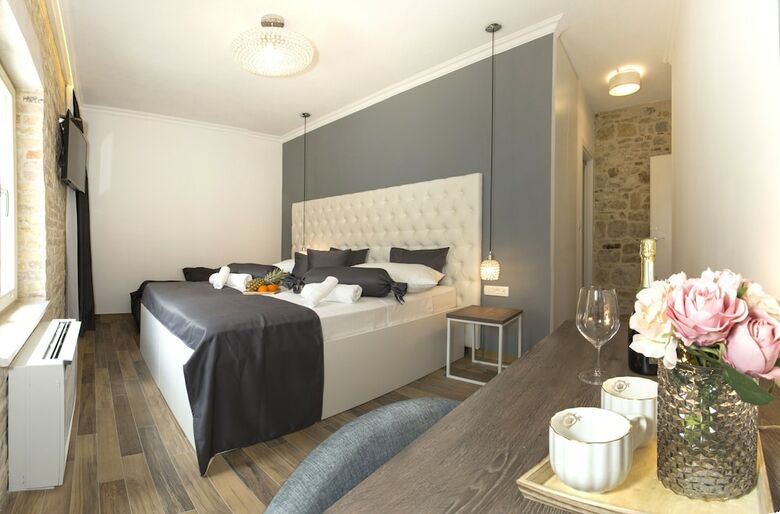 Bed & Breakfast Aspalathos Residence