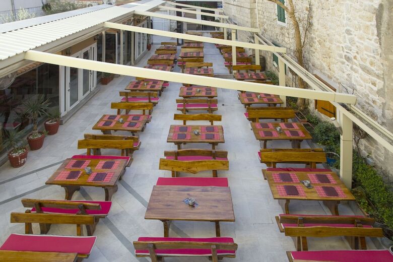 Bed & Breakfast Aspalathos Residence