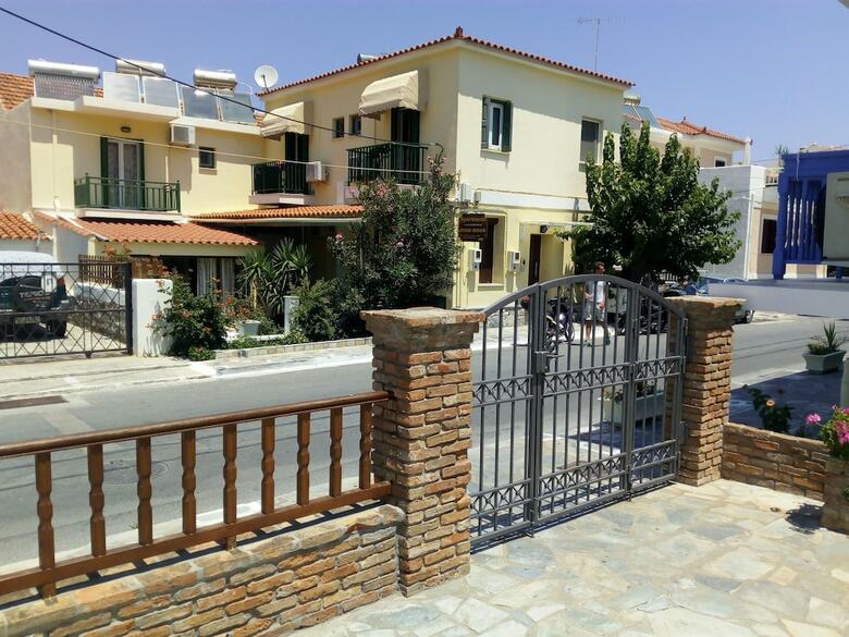 Hotel Tarsanas Apartments