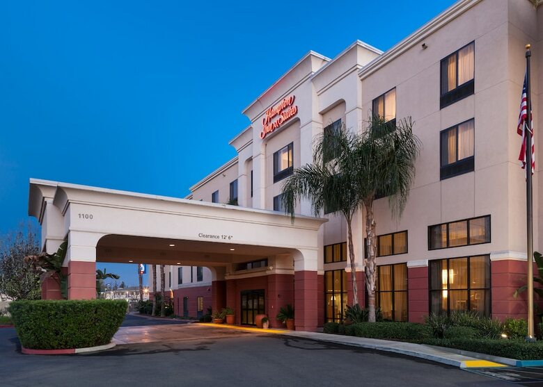 Hotel Hampton Inn And Suites Tulare