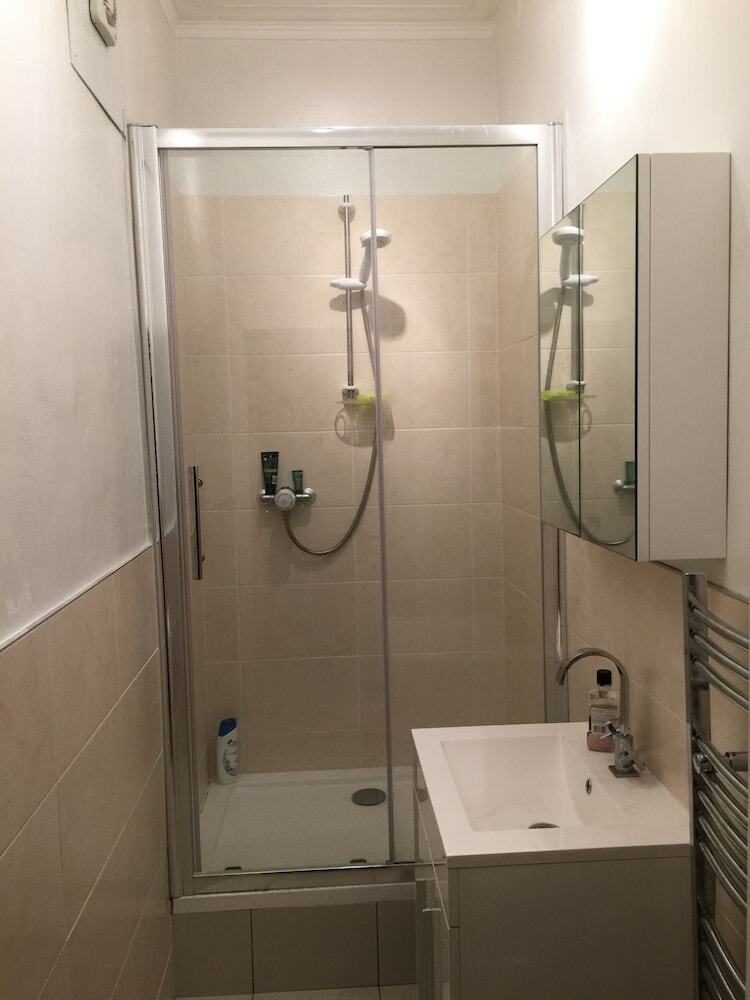 Apartamentos Great Location 2 Bedroom Scotstoun Flat