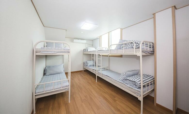 Hostal Peter Pan Guesthouse - Hostel