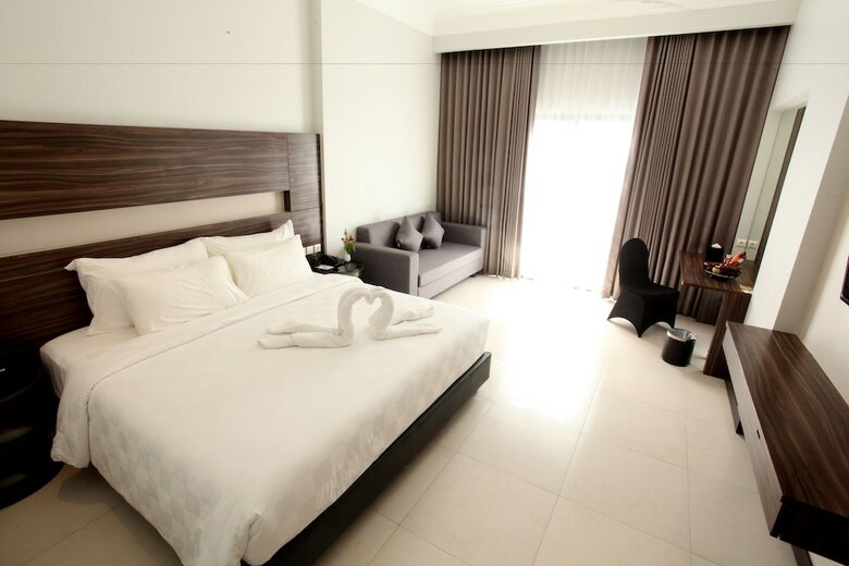 Helios Hotel & Convention